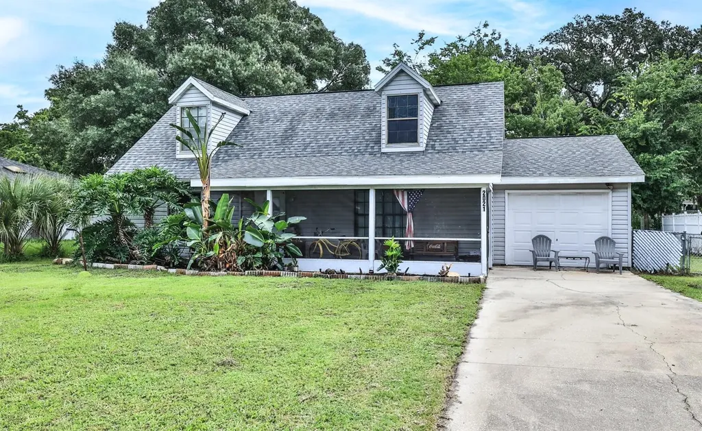 2021 Umbrella Tree Drive Edgewater FL 32141