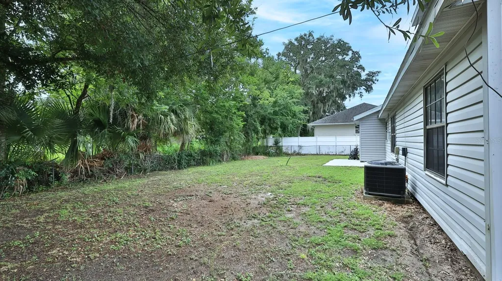 2021 Umbrella Tree Drive Edgewater FL 32141