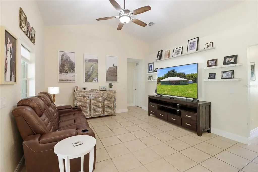 1040 SE 162nd Place Summerfield FL 34491
