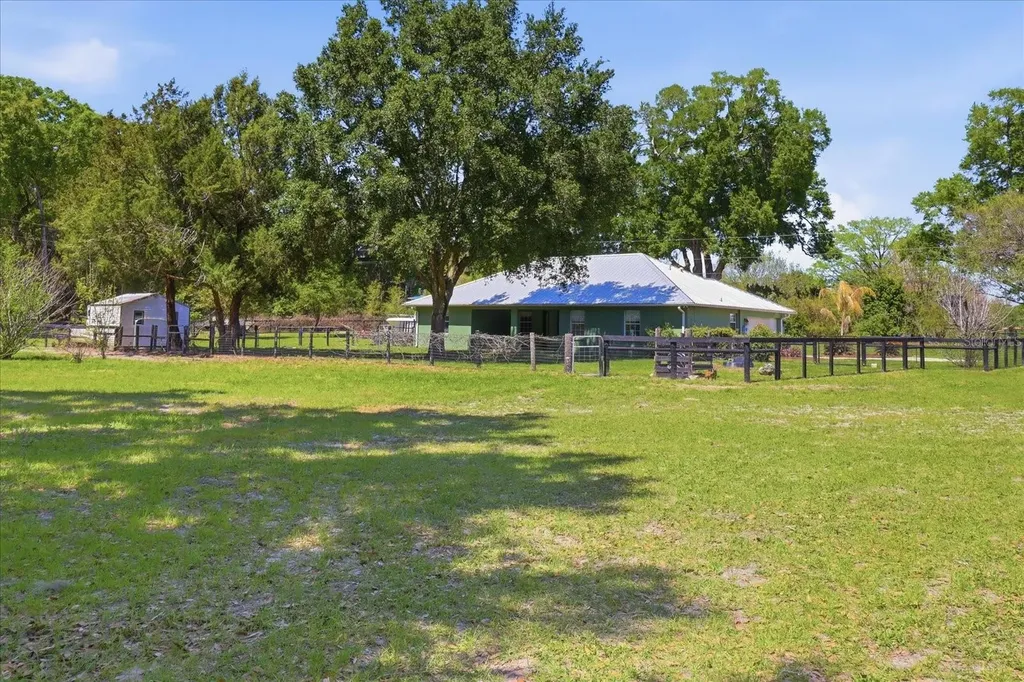 1040 SE 162nd Place Summerfield FL 34491