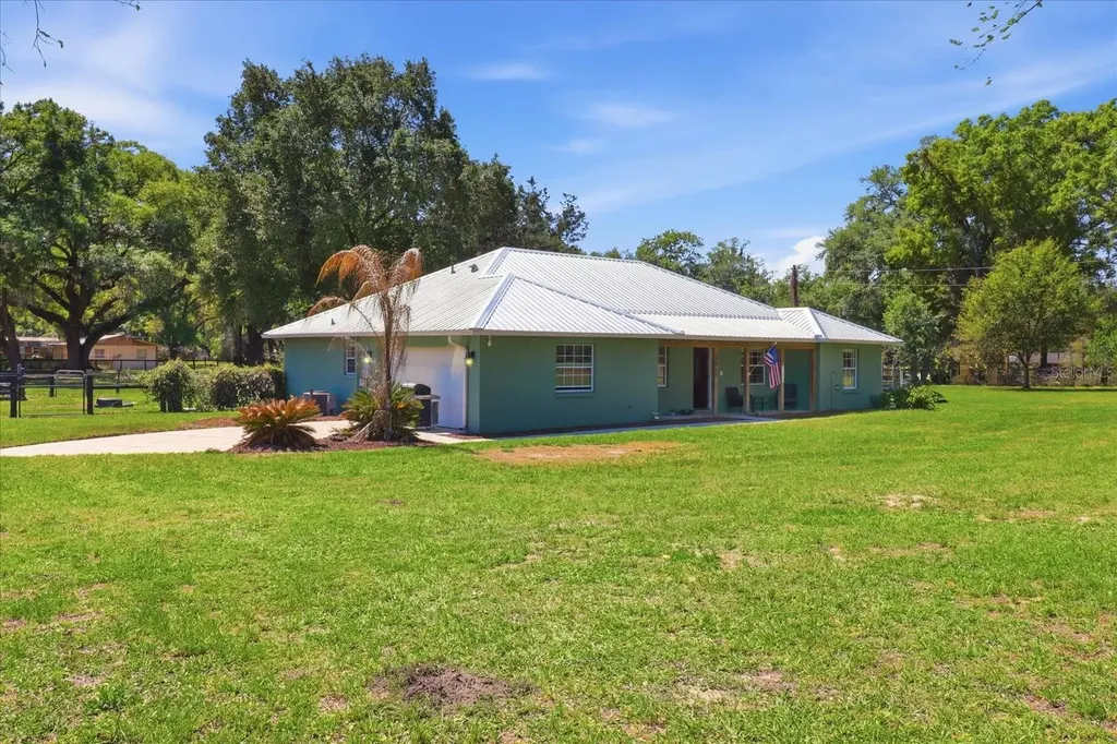 1040 SE 162nd Place Summerfield FL 34491