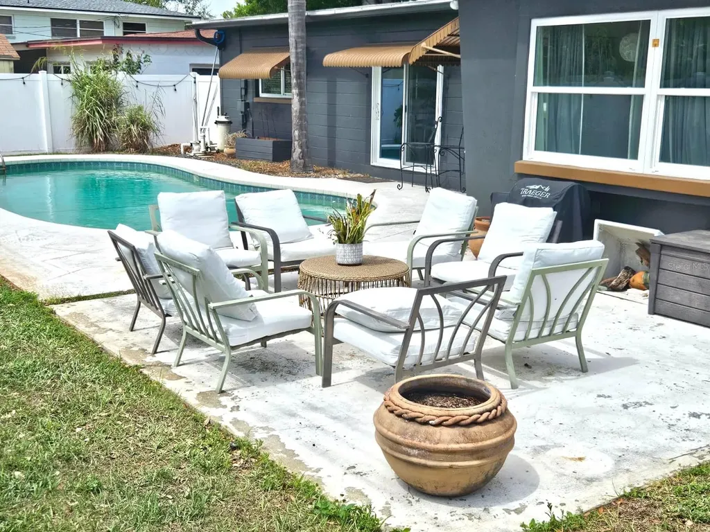 13472 Bellewood Avenue Seminole FL 33776