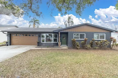 13472 Bellewood Avenue Seminole FL 33776