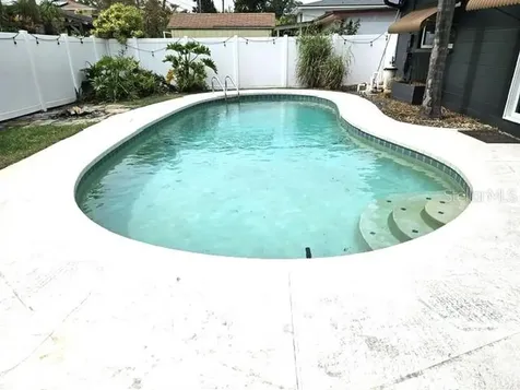 13472 Bellewood Avenue Seminole FL 33776