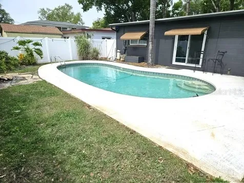 13472 Bellewood Avenue Seminole FL 33776