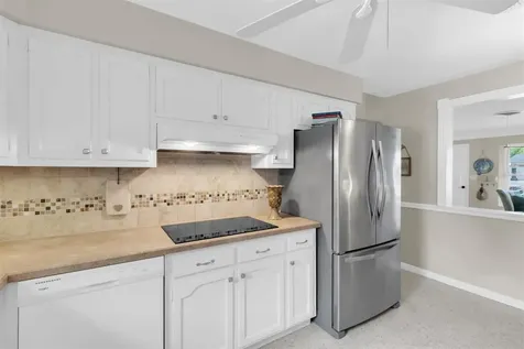 13472 Bellewood Avenue Seminole FL 33776