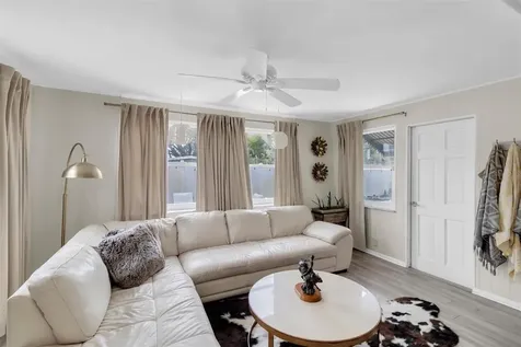 13472 Bellewood Avenue Seminole FL 33776