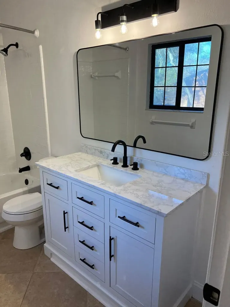 5745 SW 10th Place Gainesville FL 32607