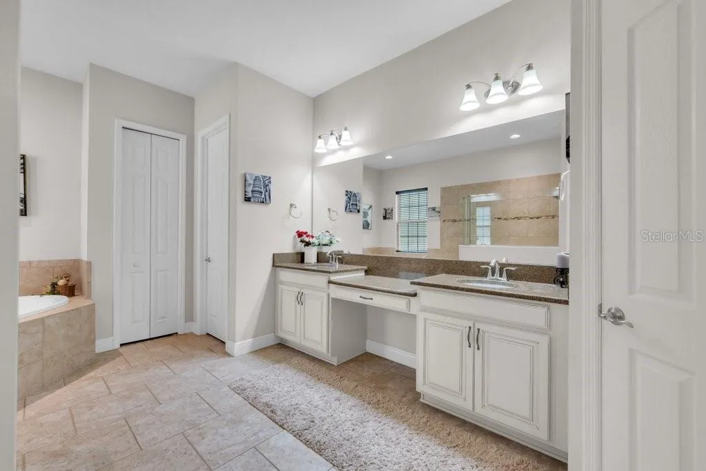 6002 Watercolor Drive Lithia FL 33547