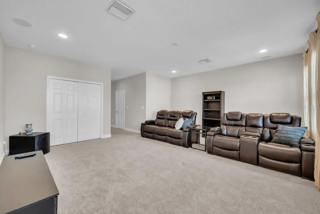 6002 Watercolor Drive Lithia FL 33547