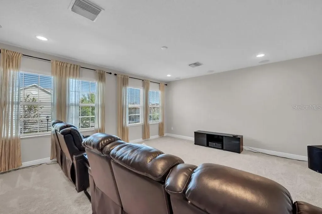 6002 Watercolor Drive Lithia FL 33547