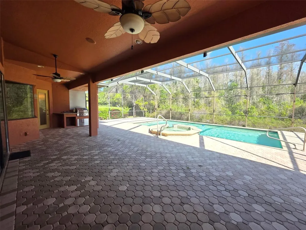 8421 Charleston Drive Weeki Wachee FL 34613