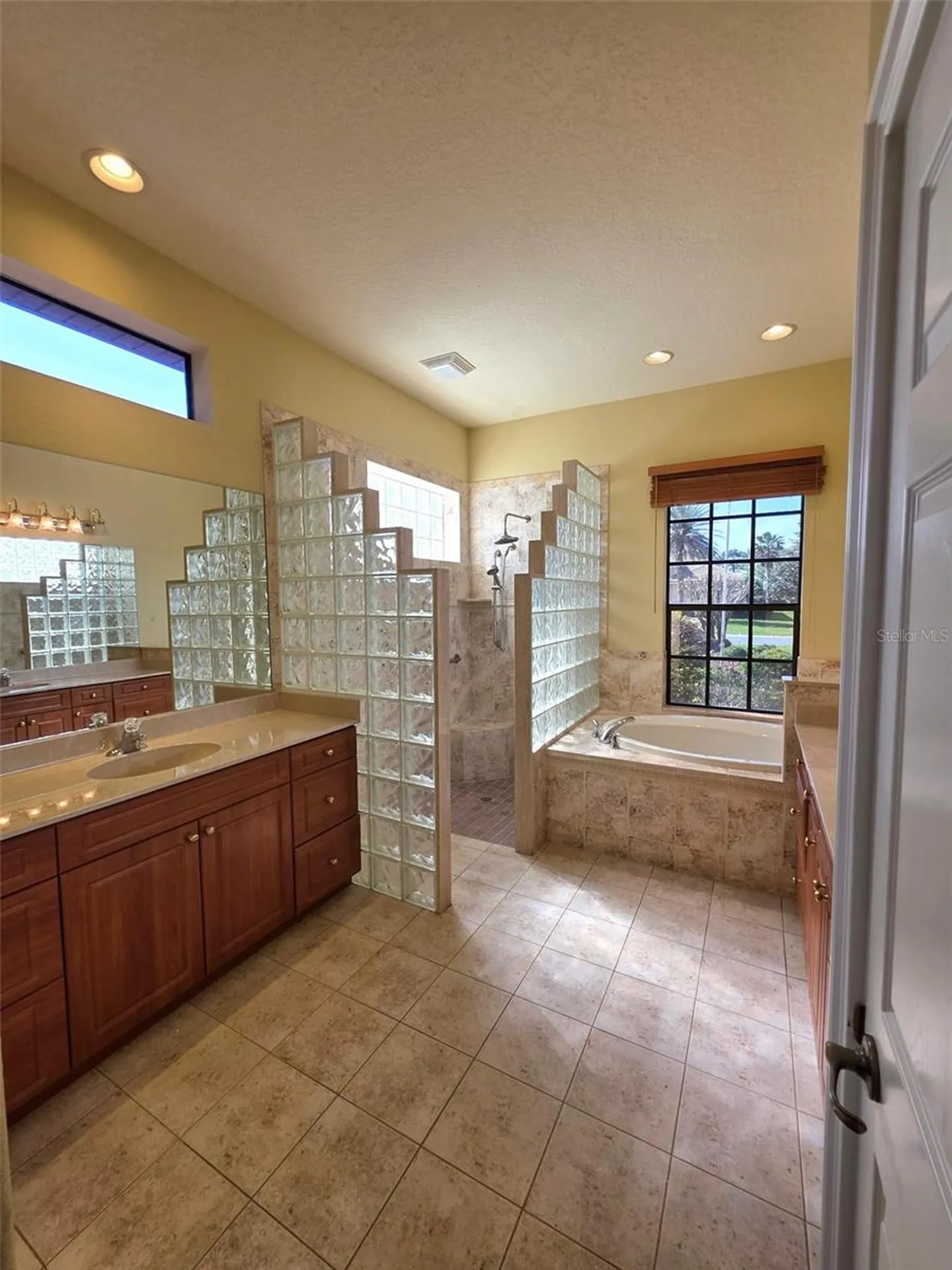 8421 Charleston Drive Weeki Wachee FL 34613
