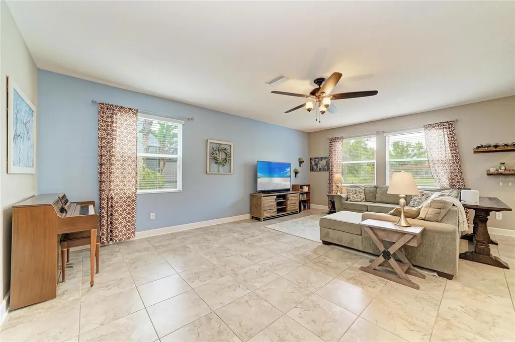 8425 Nandina Drive Sarasota FL 34240