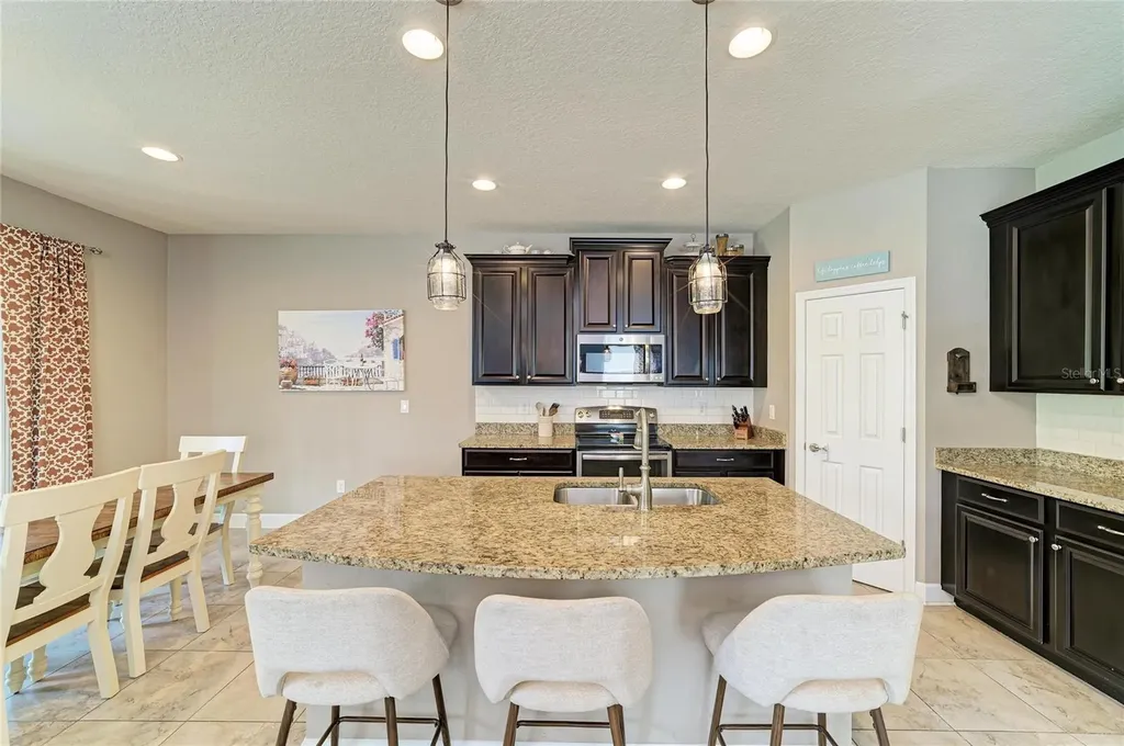8425 Nandina Drive Sarasota FL 34240