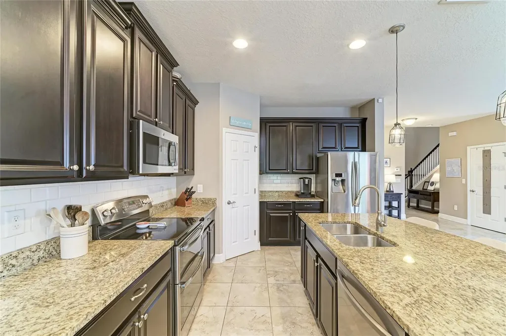 8425 Nandina Drive Sarasota FL 34240