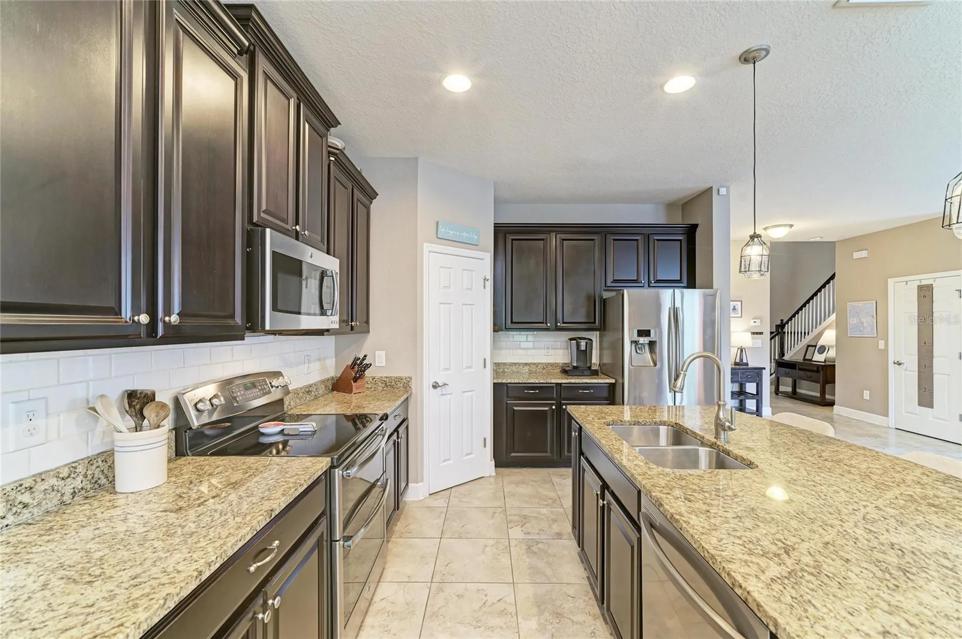 8425 Nandina Drive Sarasota FL 34240
