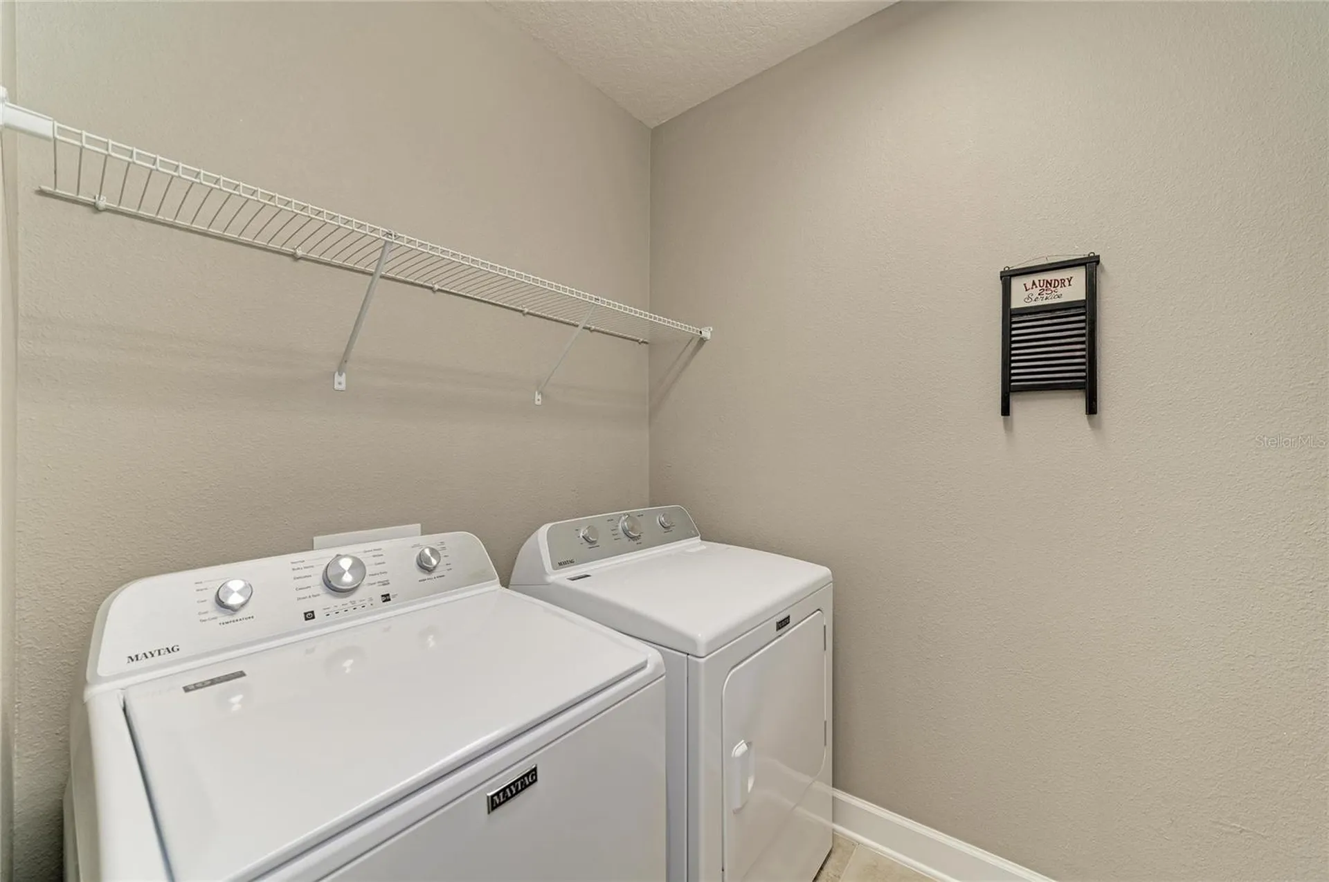 8425 Nandina Drive Sarasota FL 34240