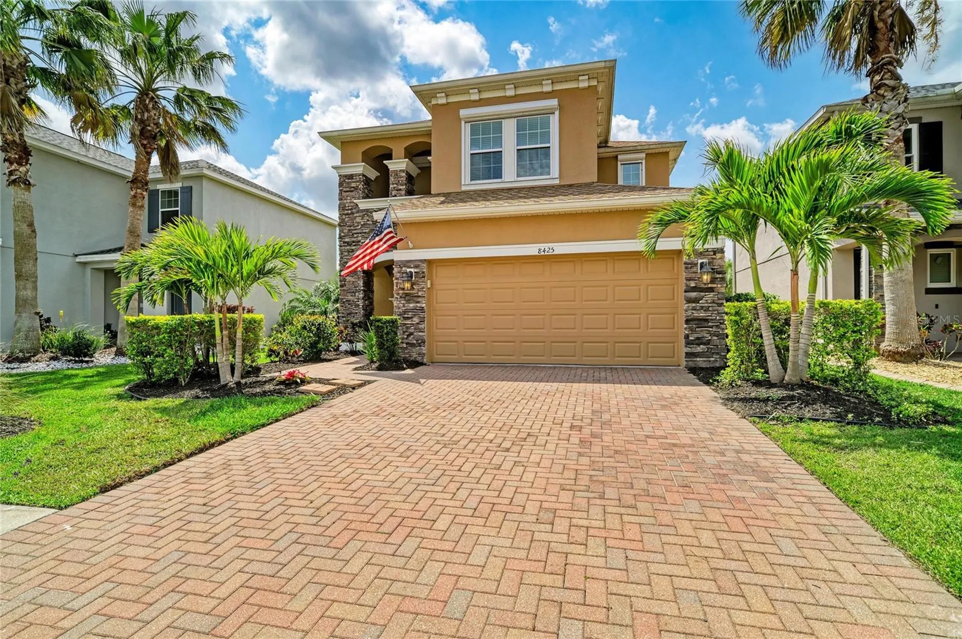 8425 Nandina Drive Sarasota FL 34240