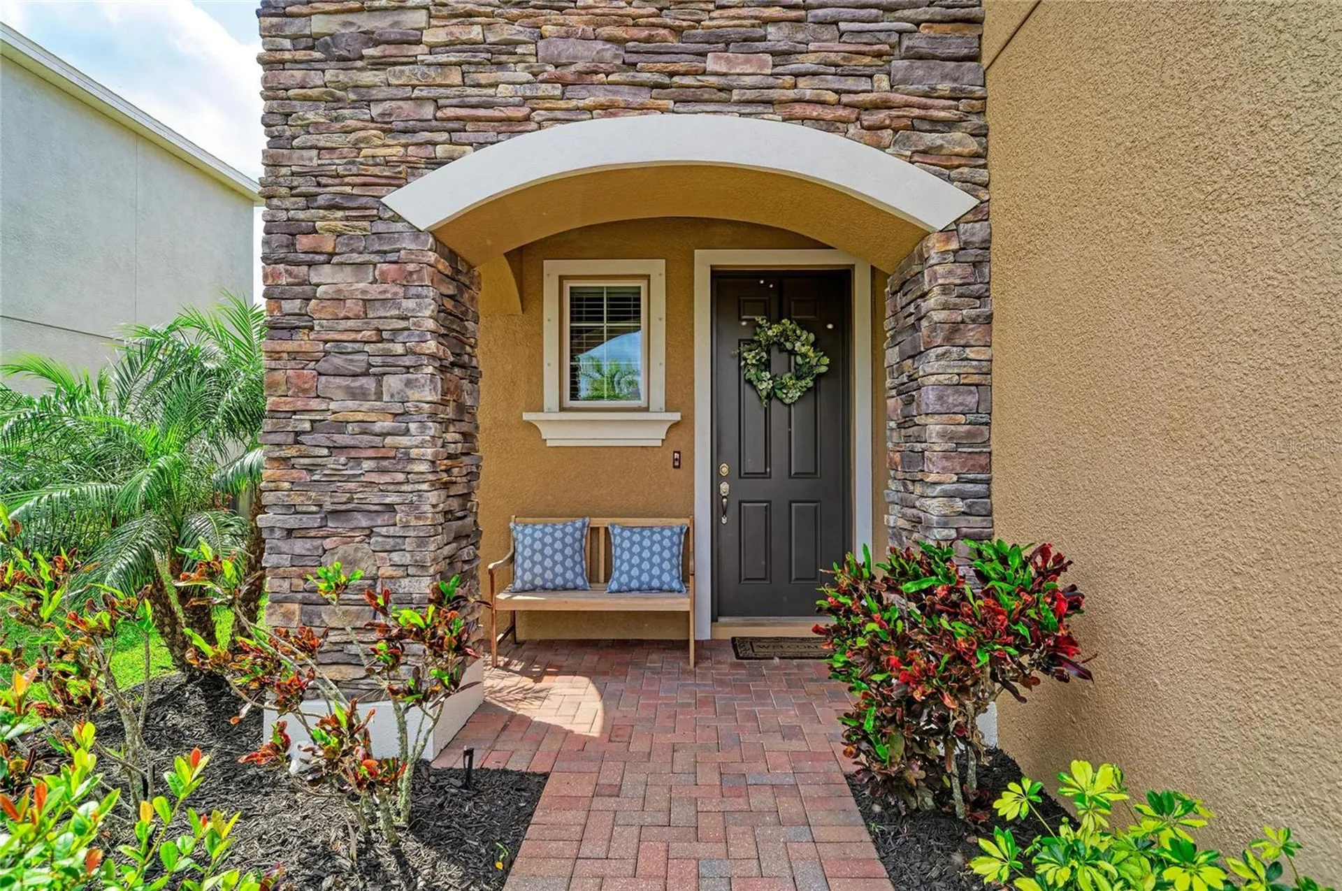 8425 Nandina Drive Sarasota FL 34240
