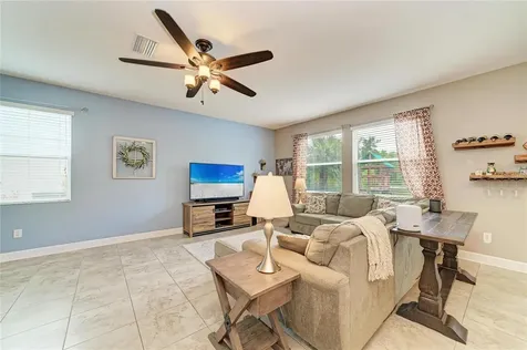 8425 Nandina Drive Sarasota FL 34240