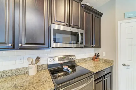 8425 Nandina Drive Sarasota FL 34240