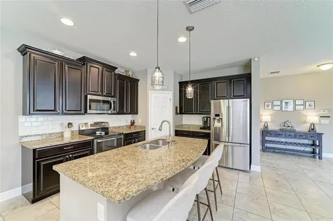 8425 Nandina Drive Sarasota FL 34240