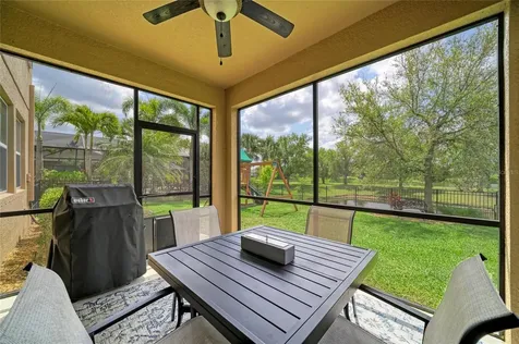 8425 Nandina Drive Sarasota FL 34240