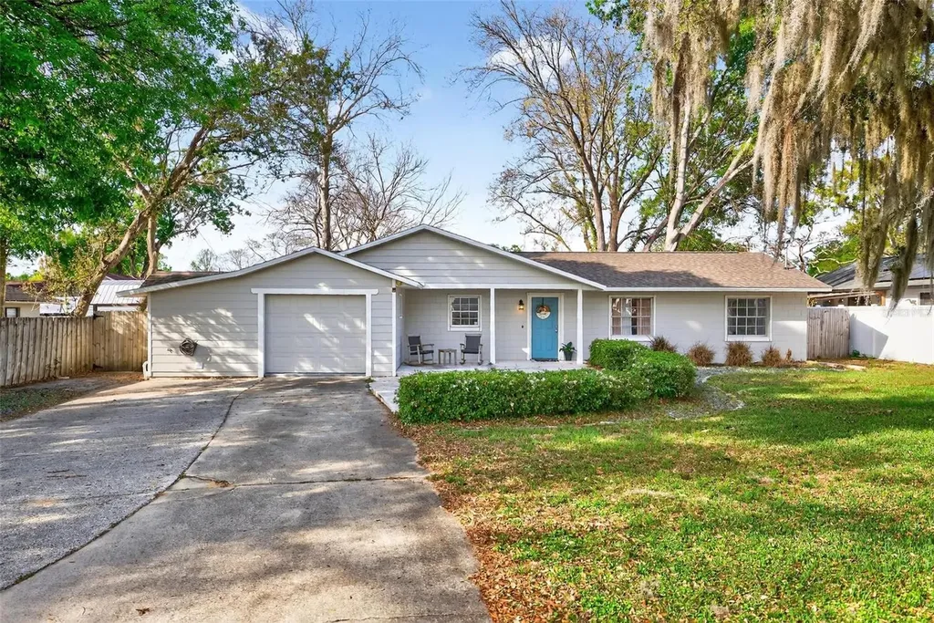 106 Portland Street Eustis FL 32726