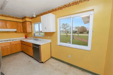 800 E Canfield Street Avon Park FL 33825