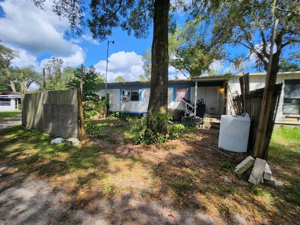 16930 SE 1st Lane Silver Springs FL 34488