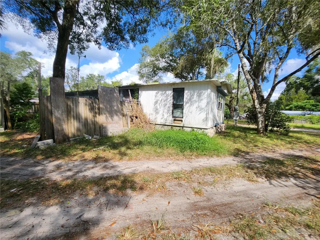 16930 SE 1st Lane Silver Springs FL 34488