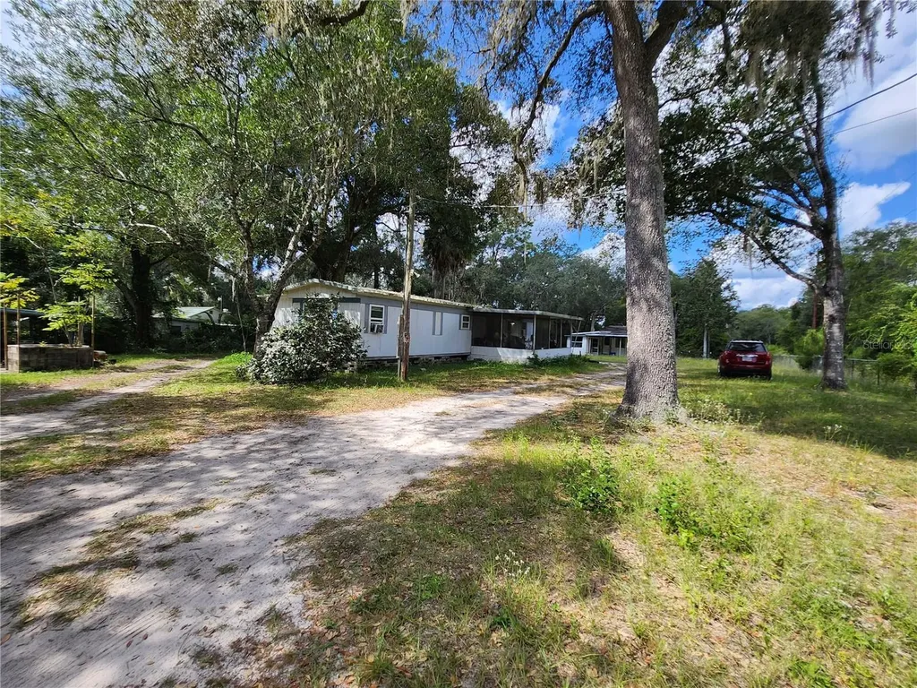16930 SE 1st Lane Silver Springs FL 34488