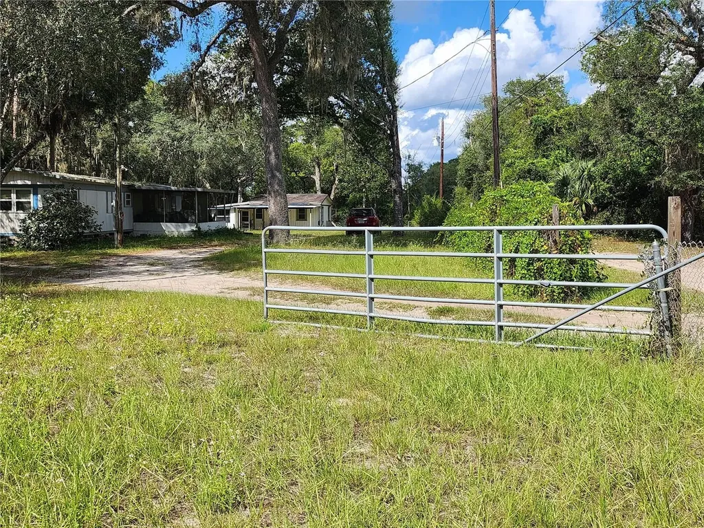 16930 SE 1st Lane Silver Springs FL 34488