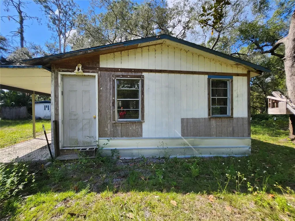 16930 SE 1st Lane Silver Springs FL 34488