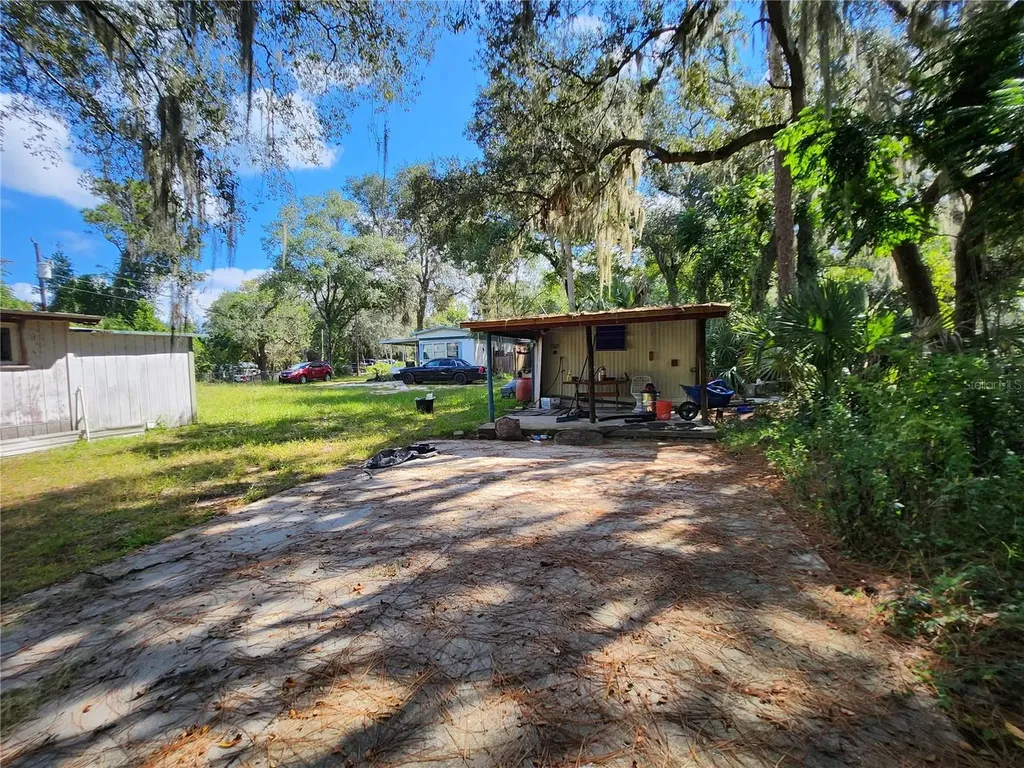 16930 SE 1st Lane Silver Springs FL 34488