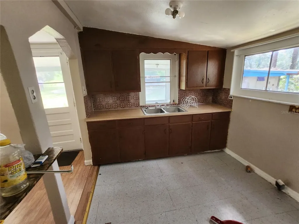 16930 SE 1st Lane Silver Springs FL 34488