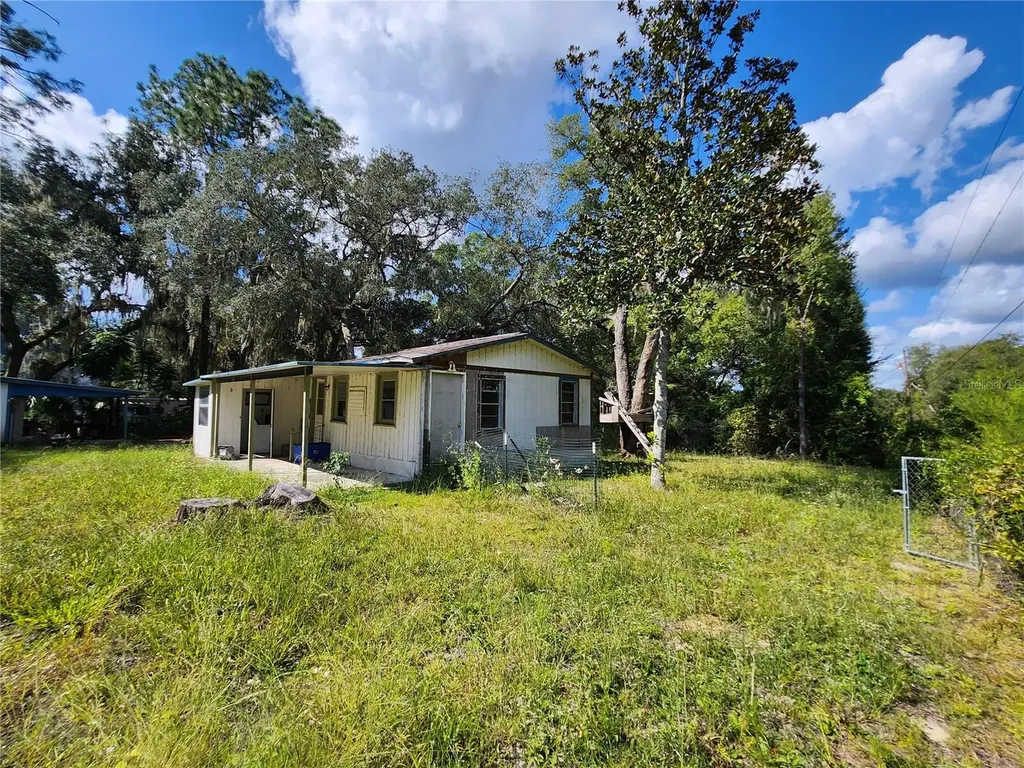 16930 SE 1st Lane Silver Springs FL 34488