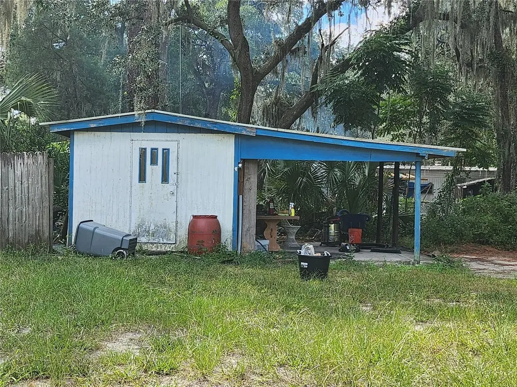 16930 SE 1st Lane Silver Springs FL 34488