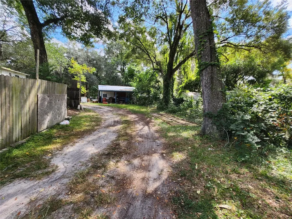 16930 SE 1st Lane Silver Springs FL 34488