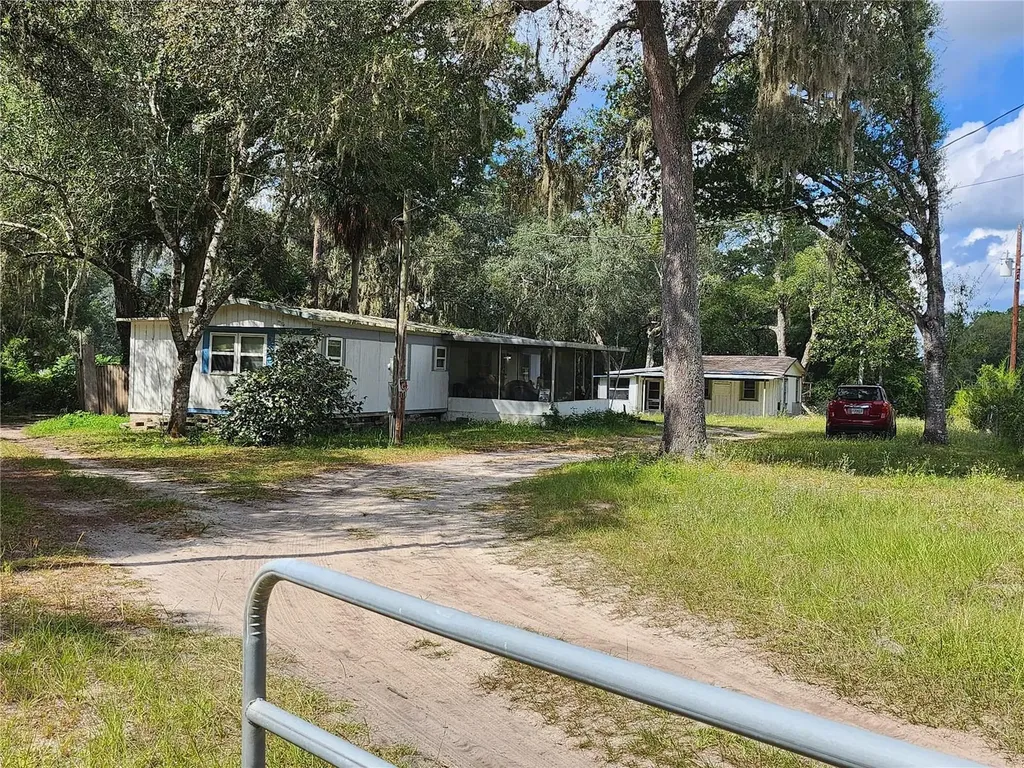 16930 SE 1st Lane Silver Springs FL 34488