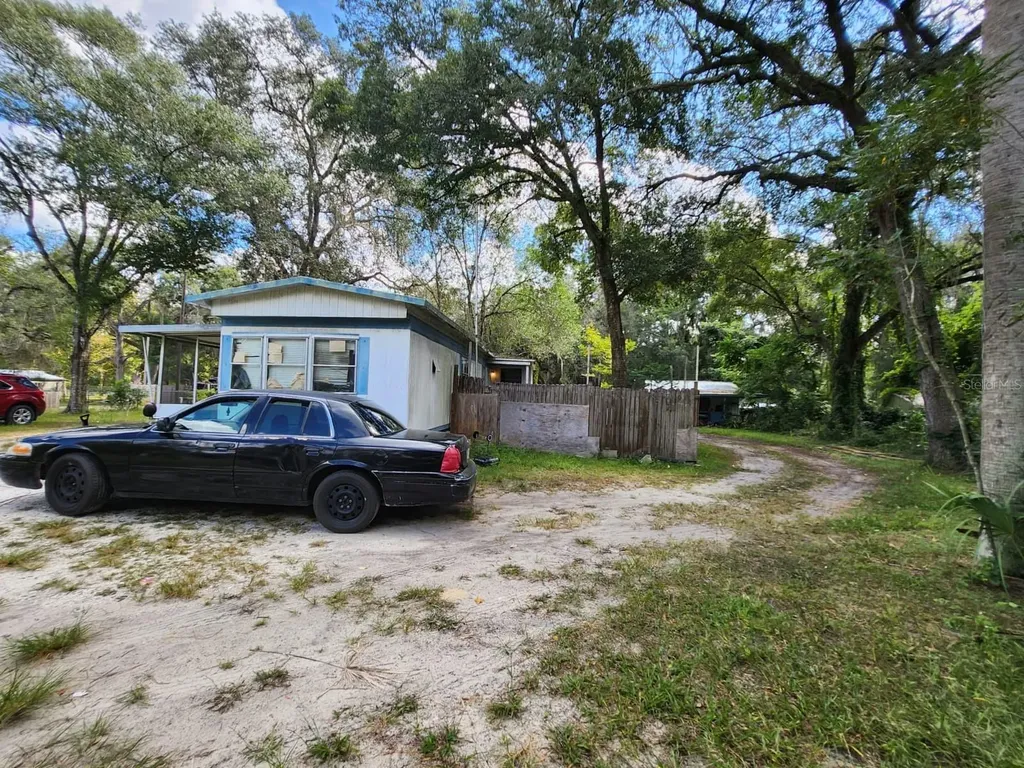 16930 SE 1st Lane Silver Springs FL 34488