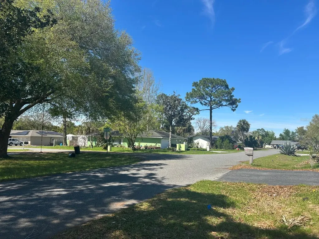 568 Silver Course Loop Ocala FL 34472