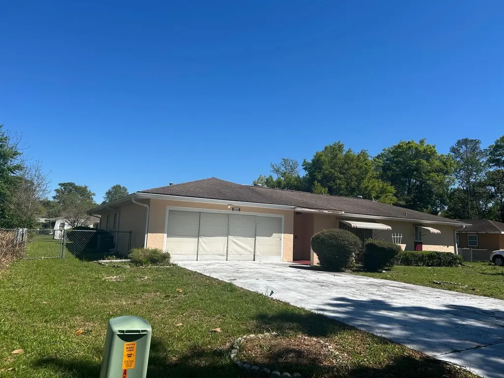 568 Silver Course Loop Ocala FL 34472