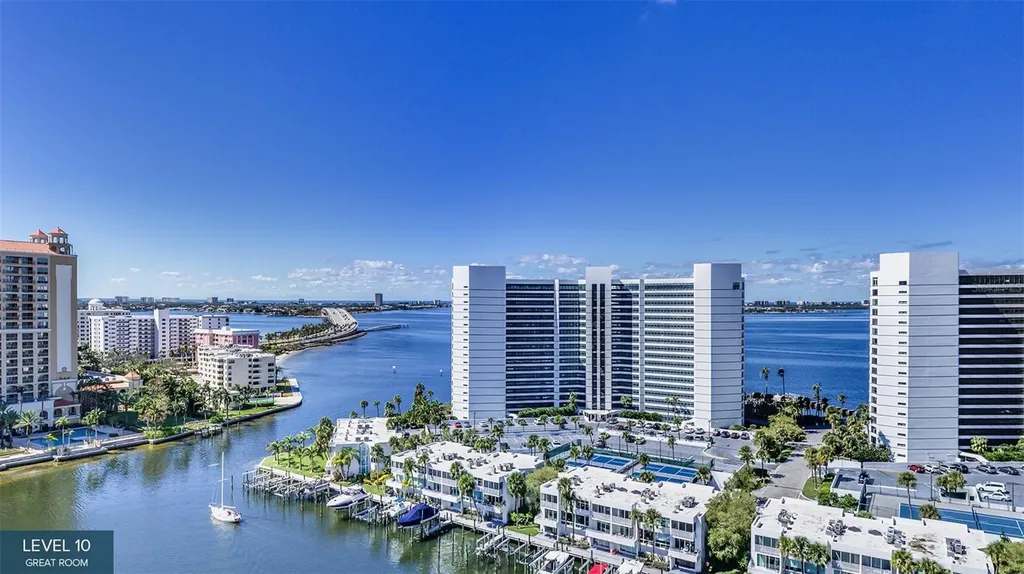 555 Quay Cmns Sarasota FL 34236