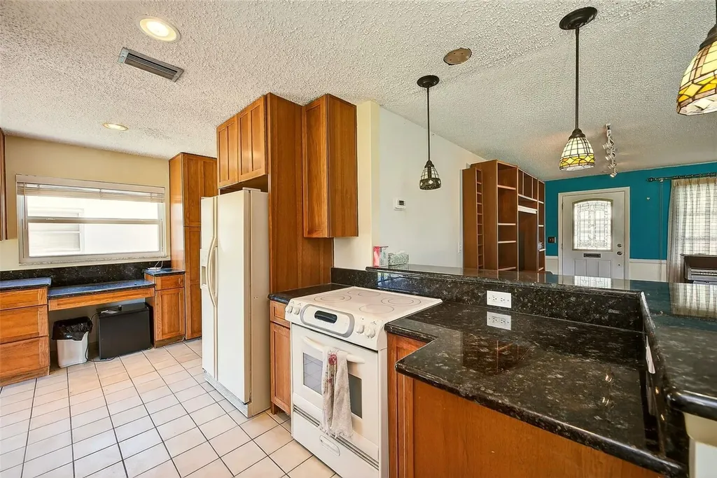4192 96th Avenue N Pinellas Park FL 33782