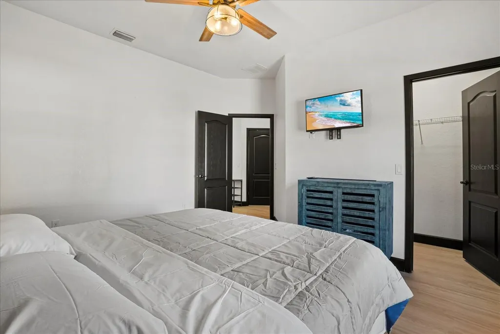 1185 S Shade Avenue Sarasota FL 34237