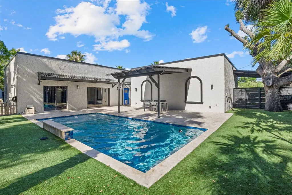 1185 S Shade Avenue Sarasota FL 34237