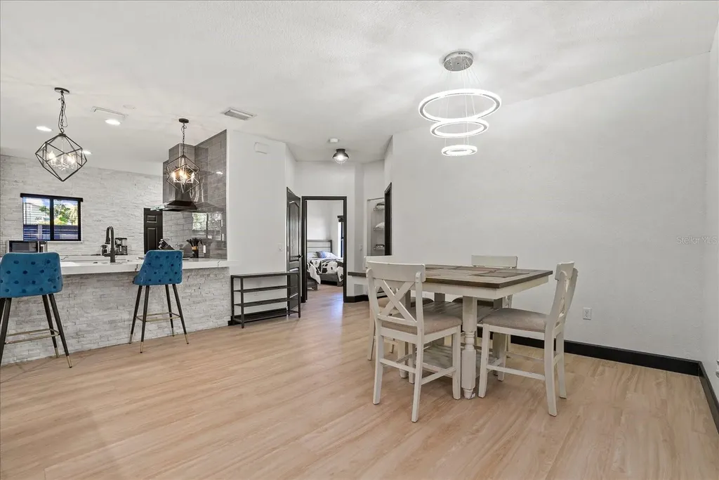 1185 S Shade Avenue Sarasota FL 34237