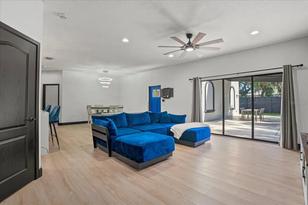 1185 S Shade Avenue Sarasota FL 34237